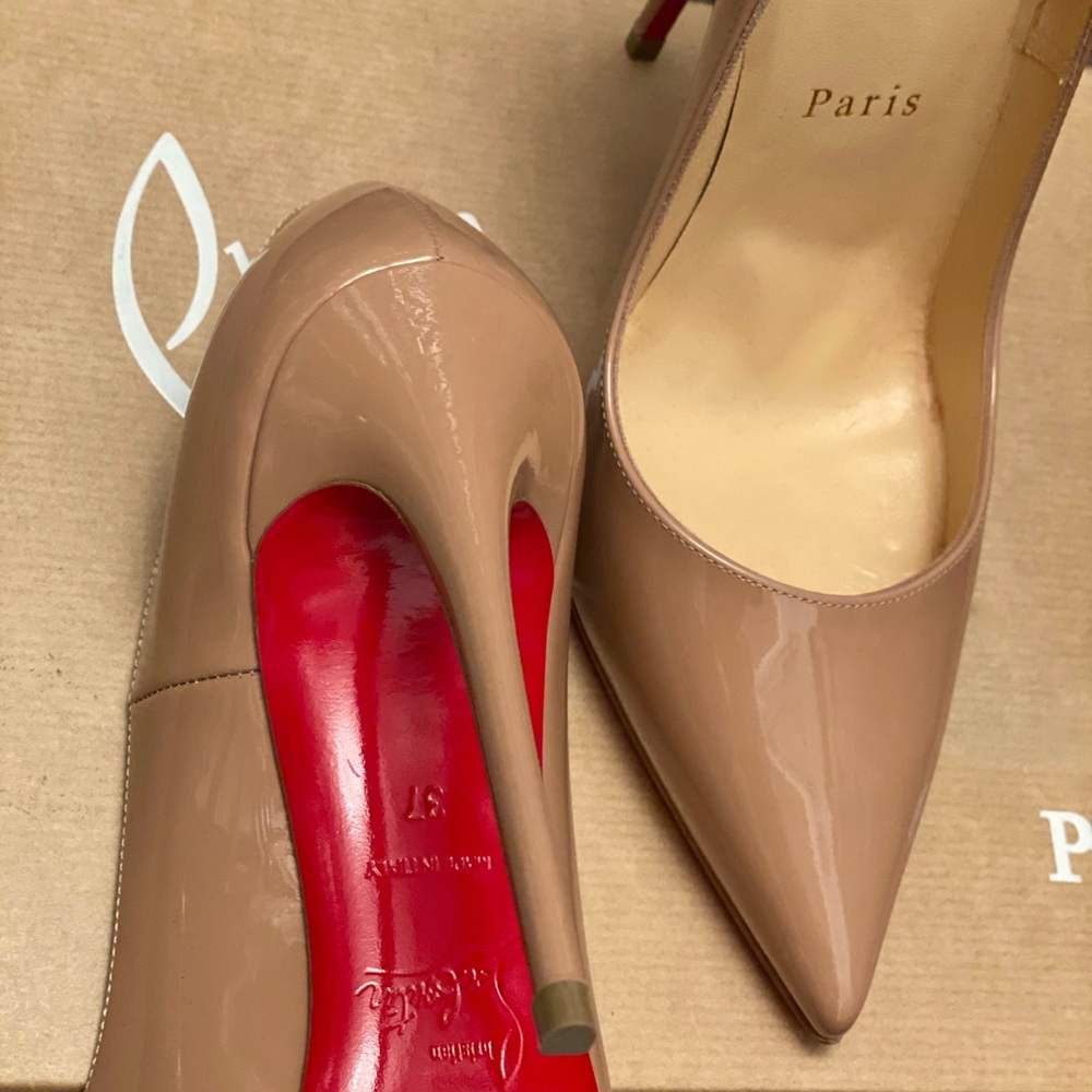 👠 Christian Louboutin ‘So Kate’ Pointed Toe Pump - Picture 5 of 11